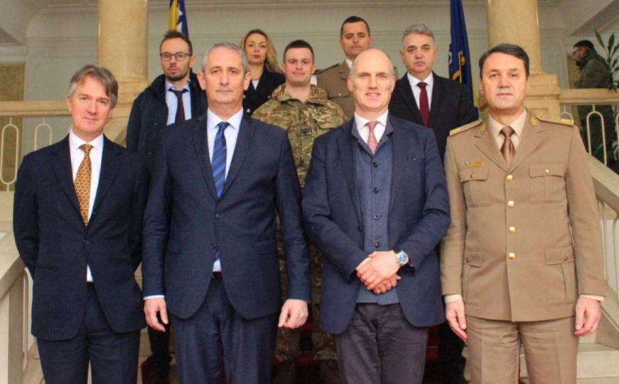 Leo Docherty u posjeti Ministarstvu odbrane BiH: Čestitke za Oružane snage naše zemlje
