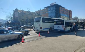 Nesreća na autobuskoj stanici Socijalno: Putnica se povrijedila prilikom ulaska u autobus
