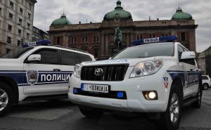 MUP Srbije uhapsio muškarca i ženu koji su krenuli pred zgradu Predsjedništva sa snajperom