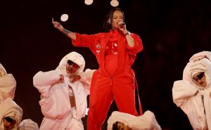 Trudna Rihanna sa sinom i zaručnikom krasi naslovnicu Voguea