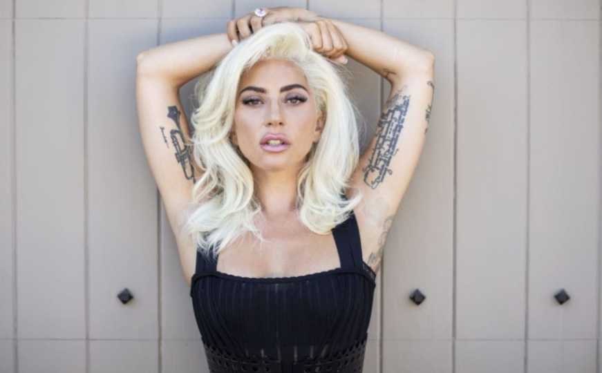 Lady Gaga glumi Harley Quinn u nastavku Jokera, objavljena prva fotografija
