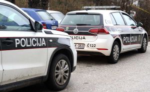 Sarajevska policija uhapsila muškarca: Proizvodio i prodavao drogu, tokom pretresa pronašli oružje