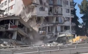 Objavljen nevjerovatan VIDEO: Radnika u Turskoj sekunde dijelile od smrti, pogledajte kako se spasio