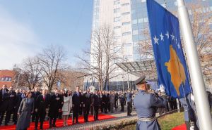 Za godišnjicu nezavisnosti Kosova upaljene svijeće u znak sjećanja na ubijenu djecu tokom rata