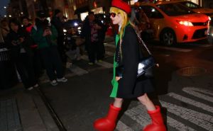 Velike crvene čizme su novi modni trend: 'Izgledaju kao napunjene botoksom'