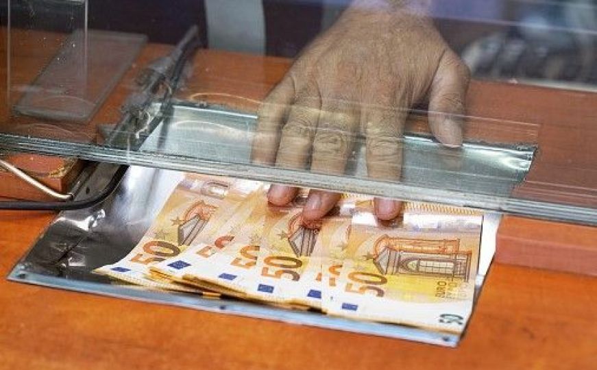 Dijaspora hrani naše građane: Evo koliko su novca poslali rodbini i prijateljima u BiH