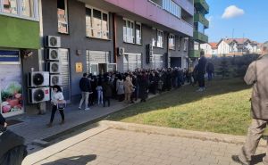 Velike gužve ispred biroa za zapošljavanje u Sarajevu: Kako do jednokratne pomoći od 100 KM