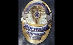 Policajci Kantona 10 dobili značke koje nisu imali od 1997. godine