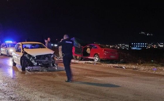 Teška saobraćajna nesreća u Mostaru: Sudjelovala dva automobila, povrijeđena jedna osoba