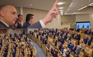 Delegacija iz RS na čelu sa Stevandićem u ruskoj Dumi dočekana aplauzom, uzvratili sa tri prsta