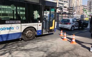 Haos u autobusu u Sarajevu: Potukli se vozač i putnik