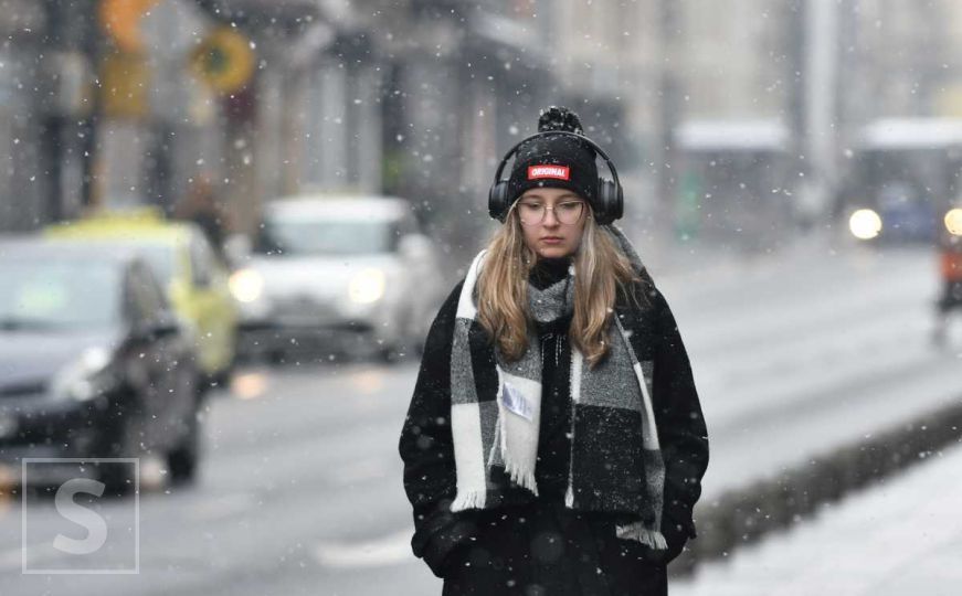 Sarajevo osvanulo pod snijegom: Meteorolozi detaljno objasnili koliko će dugo padati
