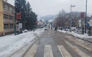 Snježne nevolje nisu zaobišle Goražde: Obustavljena nastava, brojni prekidi u snabdijevanju strujom