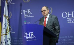 Iskoristio bonske ovlasti: Schmidt suspendovao zakon o nepokretnoj imovini RS