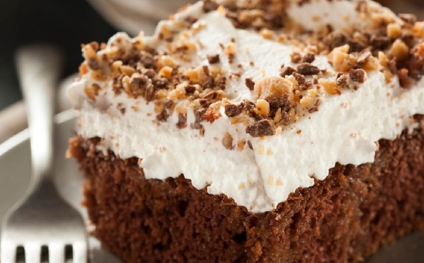 Mekan i kremast kolač od griza: Desert gotov za 15 minuta