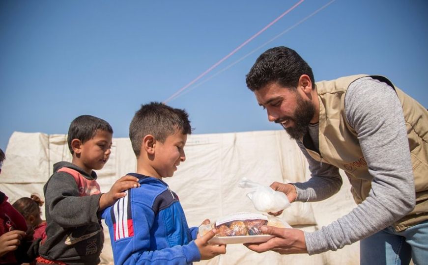 Heroji velikog srca: Humanitarna organizacija Pomozi.ba isporučuje obroke u Siriji