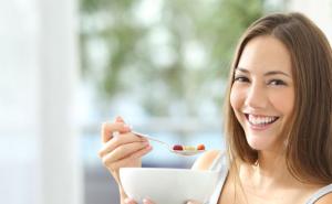 Tri važne promjene u ishrani za žene starije od 50 godina: Kako da sačuvate 'mlado' tijelo i um
