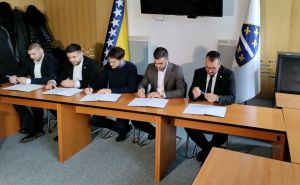 Omladina stranaka SDA, DF, NiP, SBiH i NES potpisala zajedničku izjavu povodom Dana nezavisnosti