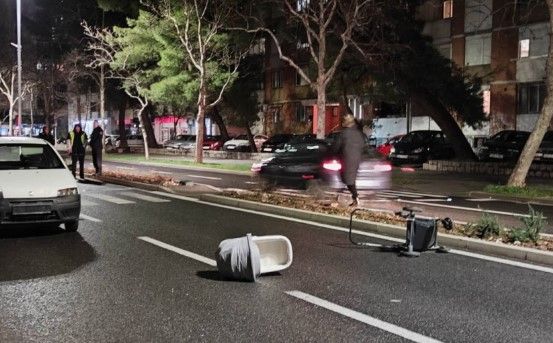 Užasan prizor u Mostaru: Automobil naletio na majku i bebu u kolicima