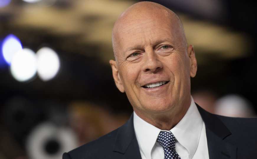 Prvi put nakon objave bolesti: Bruce Willis viđen u šetnji Los Angelesom