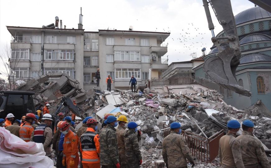 Erdogan: U zemljotresima srušeno ili u većoj mjeri oštećeno više od 214.000 zgrada