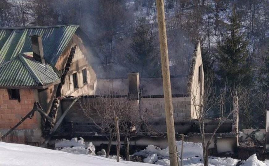 Veliki požar kod Trnova: Vatrena stihija progutala lovački dom