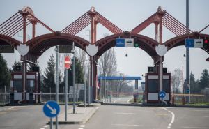 Drama u Metkoviću: U automobilu pokušao prokrijumčariti strance, policija mu pucala u gume...