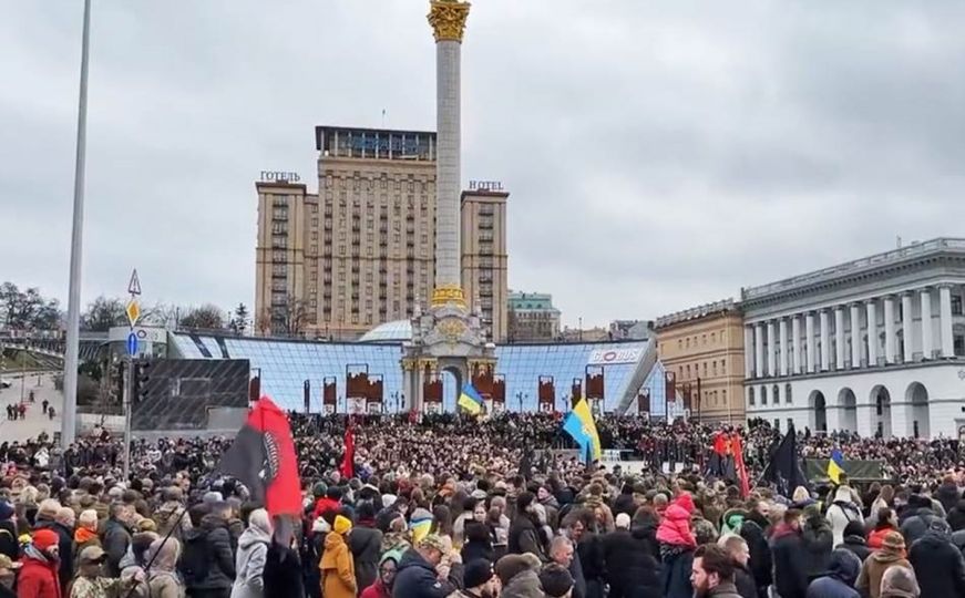 U Bahmutu poginuo ukrajinski heroj: Cijeli Kijev stigao da mu oda počast, stigao i Zelenski