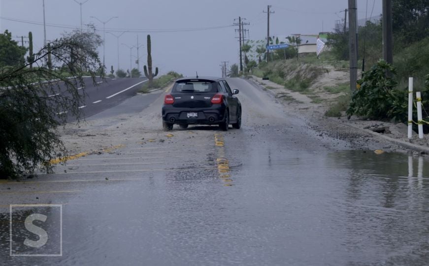 Katastrofa u Kaliforniji: Poplave već oduzele dva života, deset hiljada evakuirano