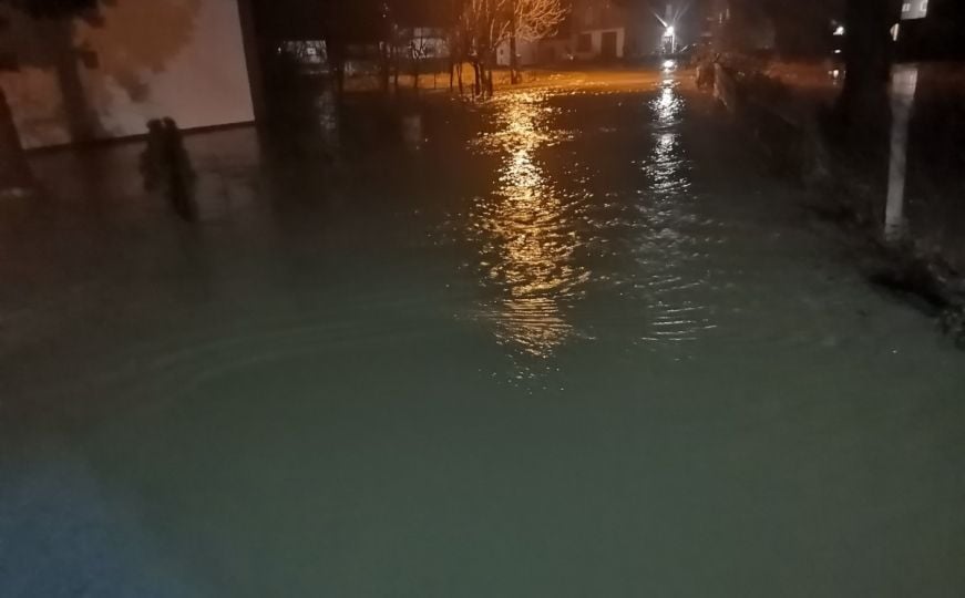 Poplave opet pogodile BiH: "Dio stanovništva je evakuiran, stanje je teško"