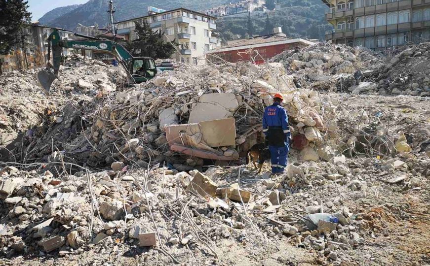 Broj poginulih u zemljotresima u Turskoj povećan na 47.975