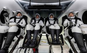 Četveročlana posada svemirske kapsule Crew Dragon sletjela na Zemlju