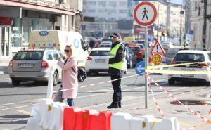 Portal Radiosarajevo.ba na mjestu rušenja zgrade: Pogledajte kako jutros policija regulira saobraćaj