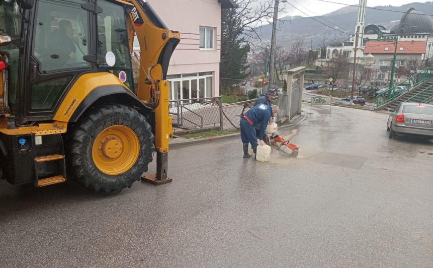 Radnici i danas na terenu: Redukcije vode u 23 sarajevske ulice