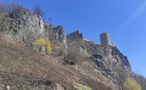Utvrda koja prkosi stoljećima: Stari grad Sokolac mjesto susreta triju velikih kultura
