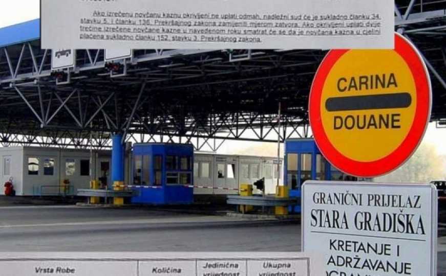 Pažljivo preko granice: Putnik iz BiH zbog suhog mesa i cigareta kažnjen s 3.200 KM
