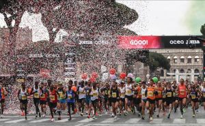 Uz performans italijanske avijacije održan 28. međunarodni Rimski maraton