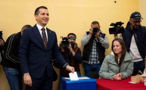 Izbori u Crnoj Gori: Glasao i kandidat za predsjednika Aleksa Bečić