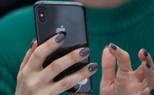 Kremlj u strahu od špijunaže: Svi zaposleni moraju zamijeniti iPhone drugim telefonom