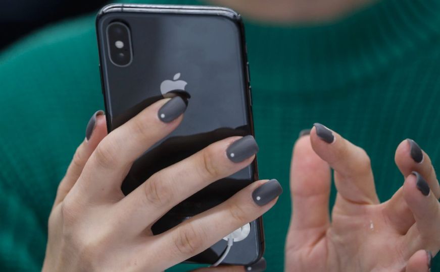 Kremlj u strahu od špijunaže: Svi zaposleni moraju zamijeniti iPhone drugim telefonom