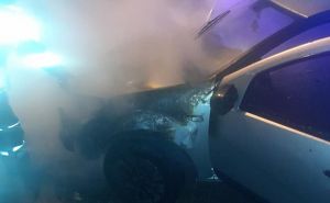 Požar u Banjoj Luci: Na ulici planuo automobil, intervenirali vatrogasci