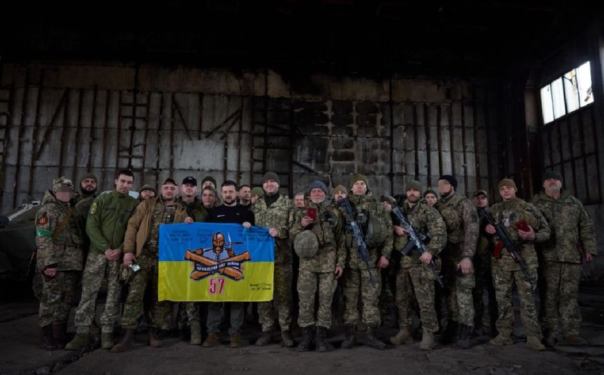 Zelenski posjetio vojnike u Bahmutu, žarištu sukoba u Ukrajini
