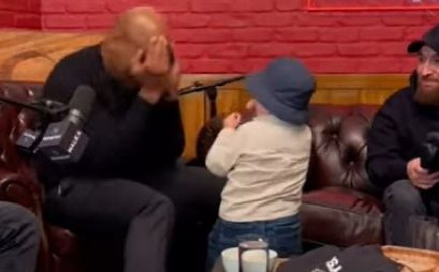 Hit na društvenim mrežama: Mike Tyson podigao Hasbullu (20) kao bebu i pokušao ga ugristi za uho
