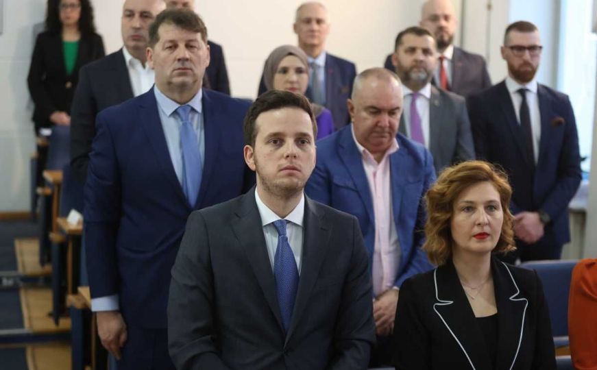 Imenovana Vlada Kantona Sarajevo: Ovo su novi ministri na čelu s premijerom Nihadom Ukom