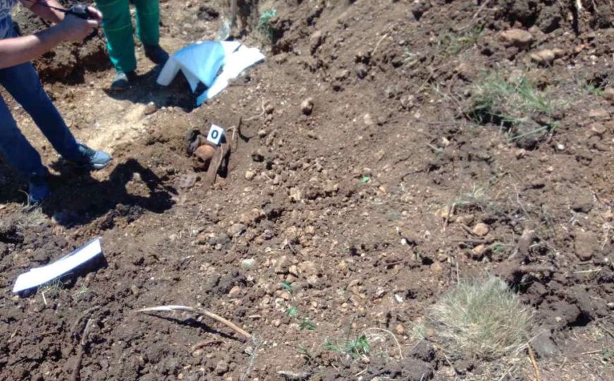 Na lokalitetu Čarakovo kod Prijedora ekshumirani nekompletni posmrtni ostaci najmanje jedne žrtve