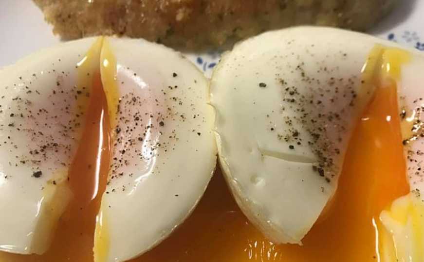 Nutricionisti dali odgovor: Da li je sigurno jesti polupečena jaja s tečnim žumancem?