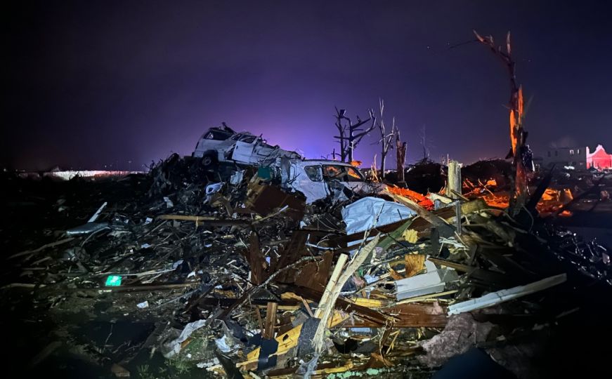 Objavljeni jezivi snimci: Grad u SAD nakon prolaska tornada sravnjen sa zemljom