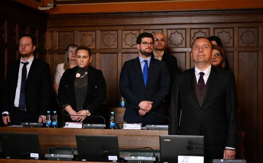 Gradsko vijeće Grada Sarajeva jednoglasno usvojilo Izvještaj o aktivnostima gradonačelnice Karić