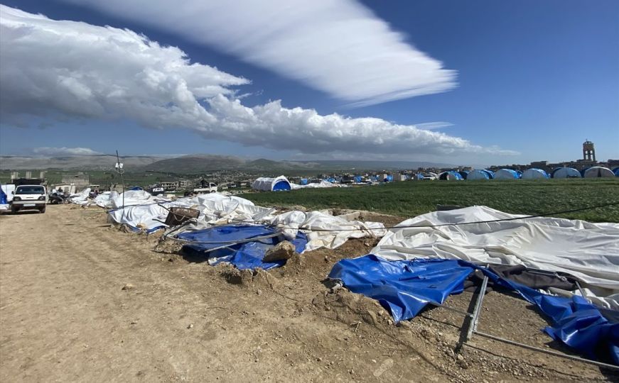 Nevrijeme u sirijskom Idlibu: Oluja odnijela desetine šatora