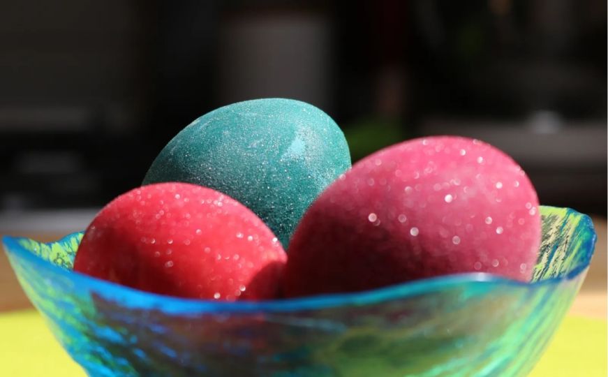 Kako da dobijete svjetlucava uskršnja jaja: Vrlo jednostavno - trebaju vam  tri sastojka